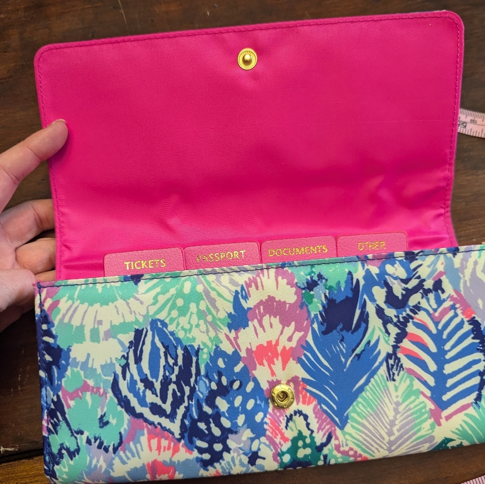 Lilly Pulitzer Profoilo Travel Wallet - Picture 5 of 6